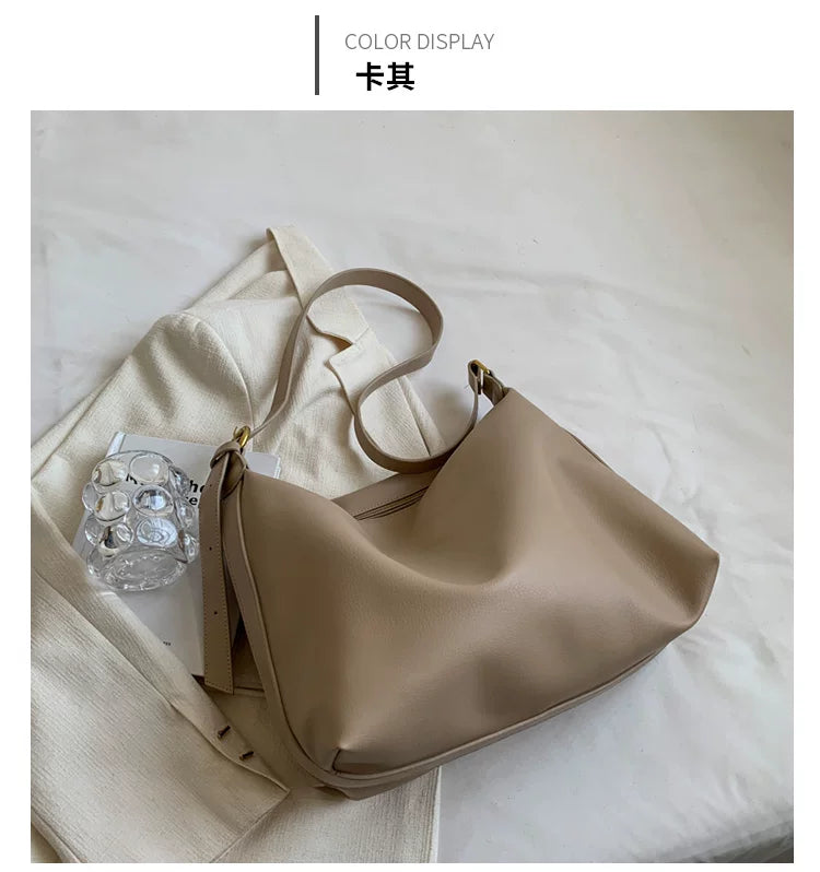 Black Bag Women's Autumn and Winter Fashion New Fashionable Large Capacity Shoulder Crossbody Bag Casual All-match Commuter Tote Bag