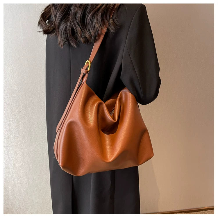 Black Bag Women's Autumn and Winter Fashion New Fashionable Large Capacity Shoulder Crossbody Bag Casual All-match Commuter Tote Bag