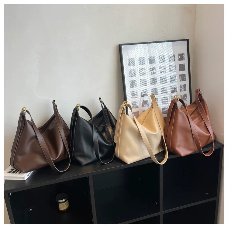 Black Bag Women's Autumn and Winter Fashion New Fashionable Large Capacity Shoulder Crossbody Bag Casual All-match Commuter Tote Bag
