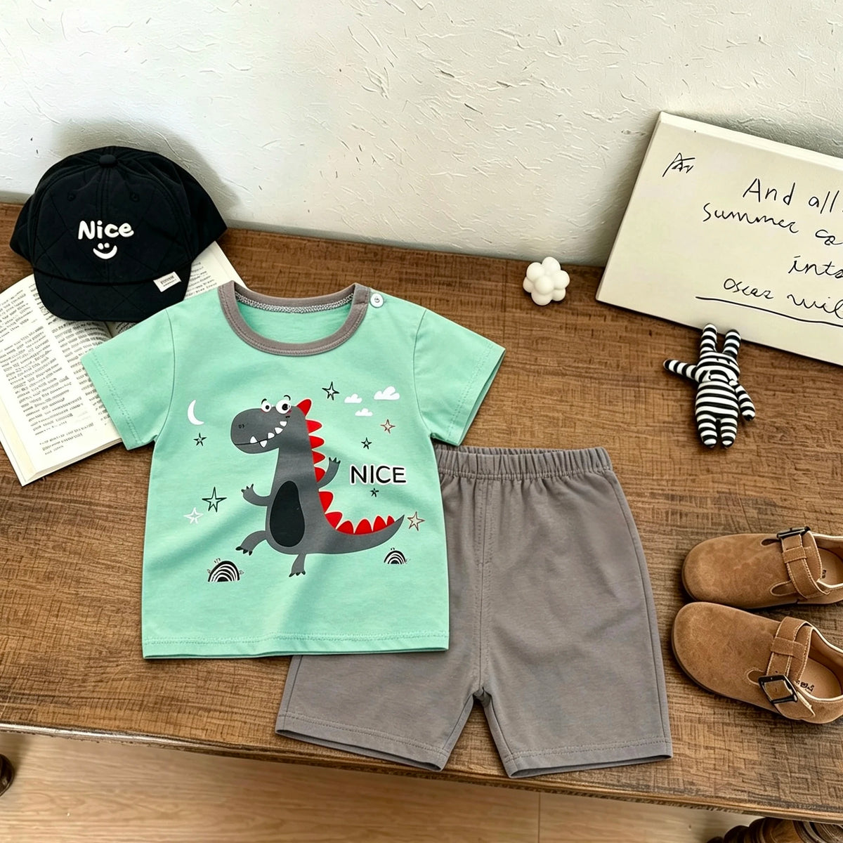 New Kids Short-sleeved Suits Cartoon Print Tshirt +Shorts Two Piece Set Summer Clothing Lovely Tees Loose Shorts 2Piece Suit